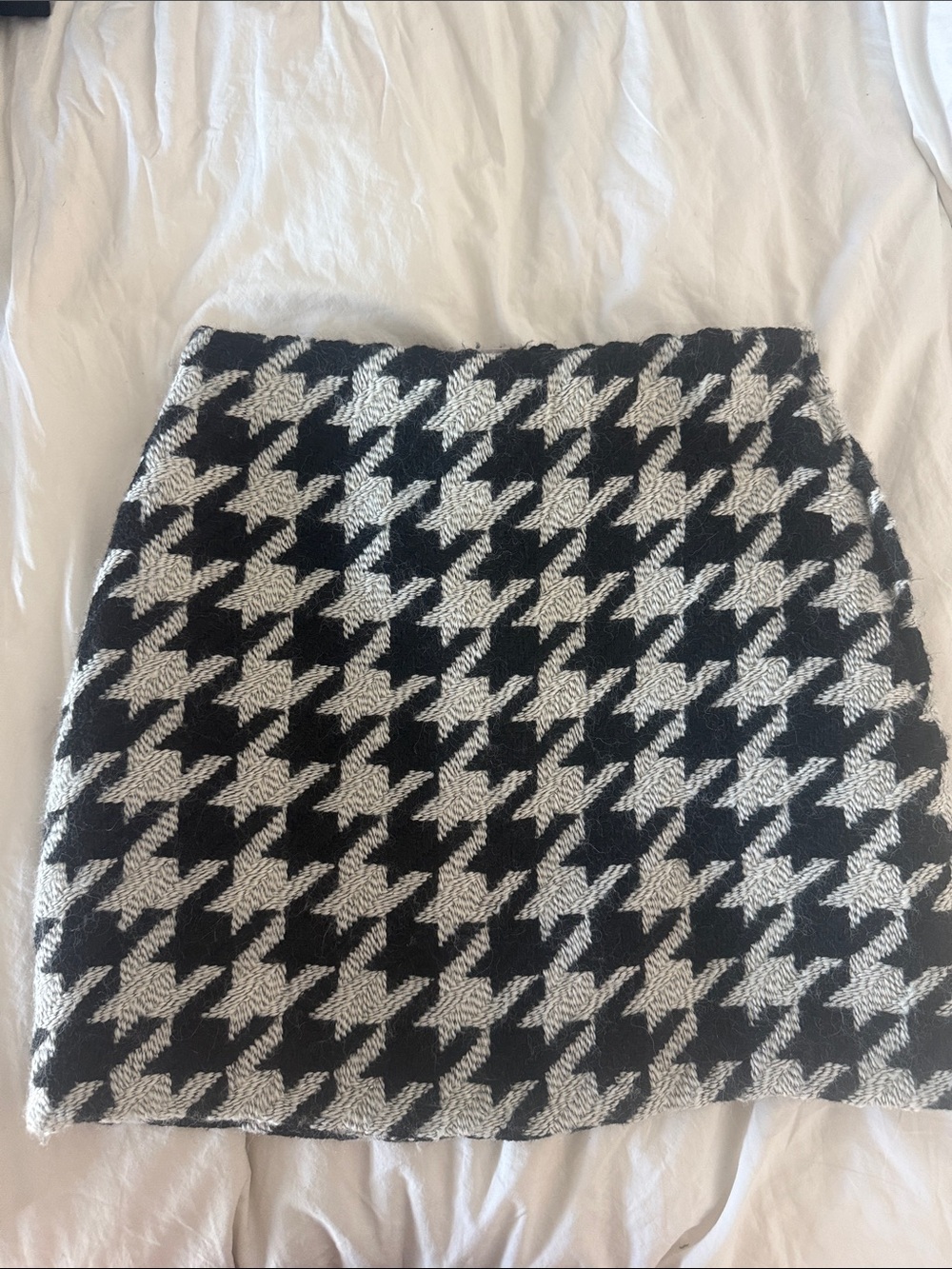 H&M Black and White Houndstooth Mini Skirt